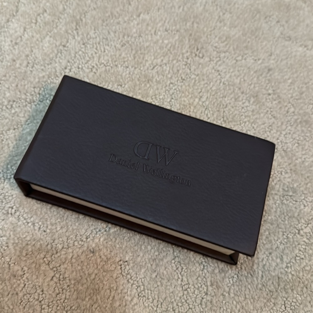 Daniel Wellington Watch - image 4